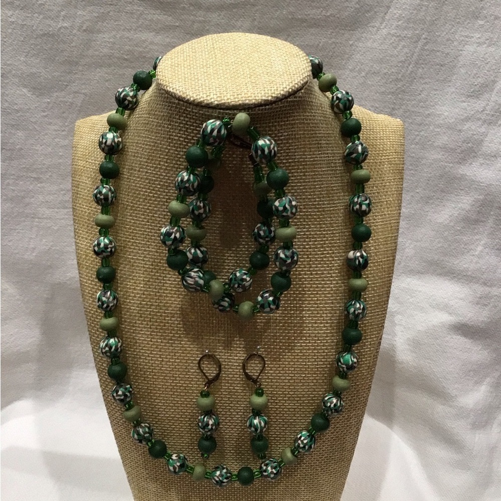 Chic Speckled Green Round Beaded Necklace, Bracelet, and Earring Set